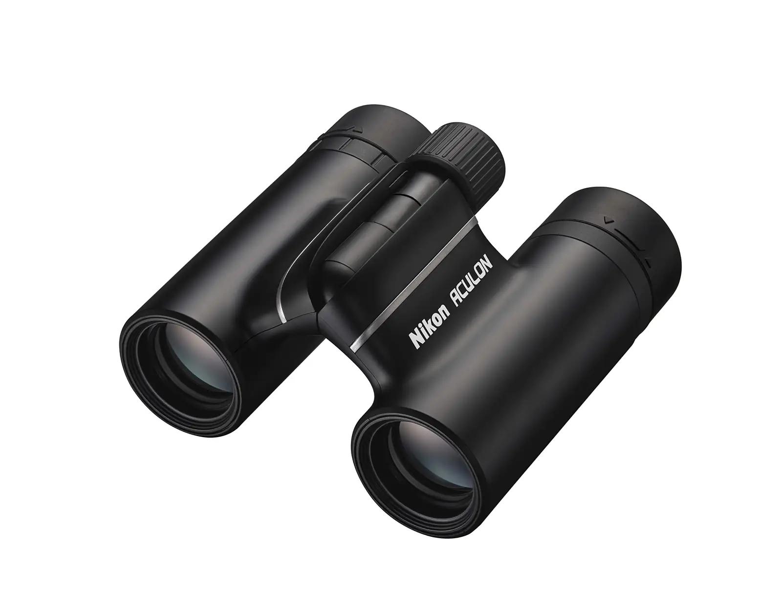 Nikon kompaktne vaateprillid Aculon T02 – kerge matkaks – detailne vaade