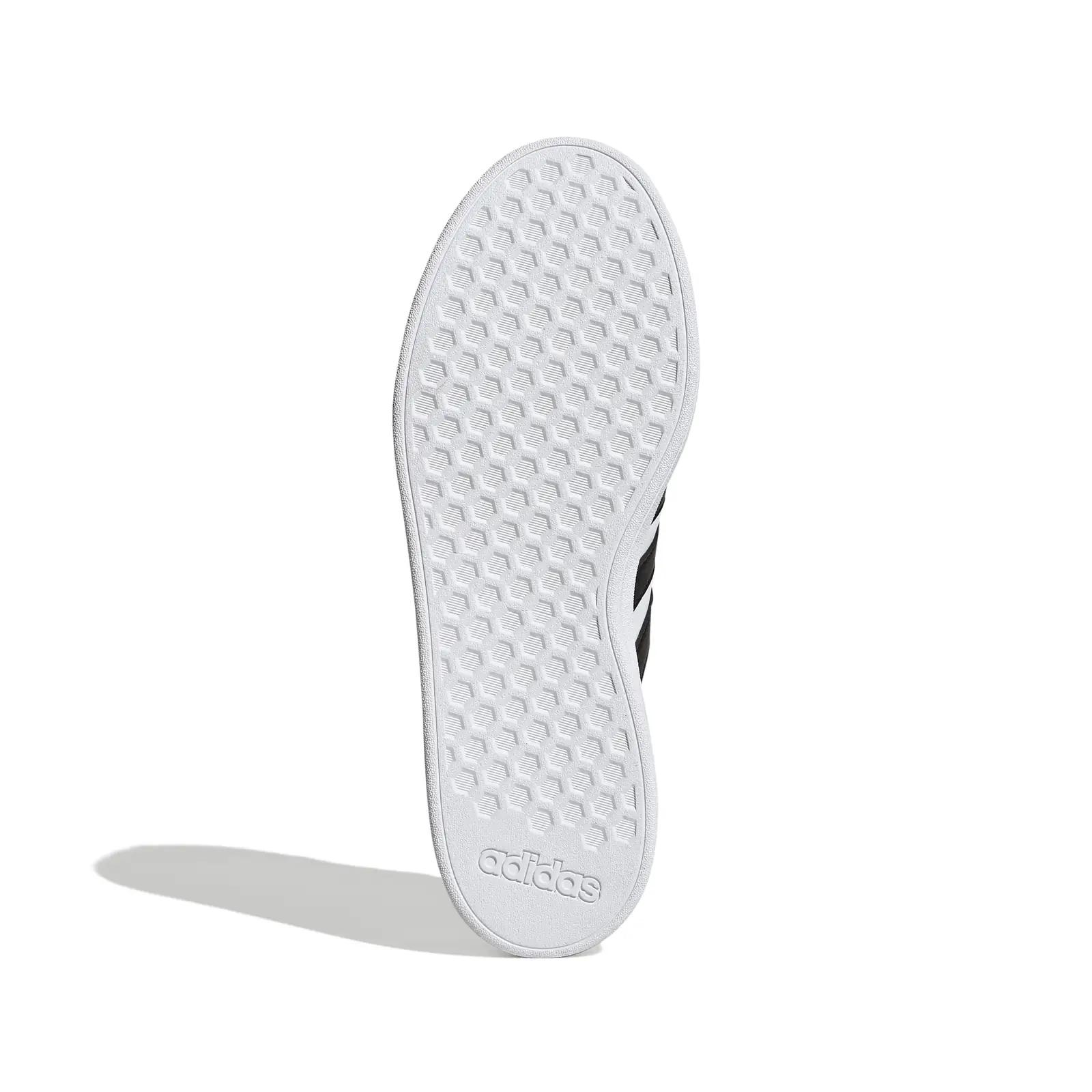 adidas stiilsed ja vastupidavad Grand Court tossud – mugav sport – pilt 8