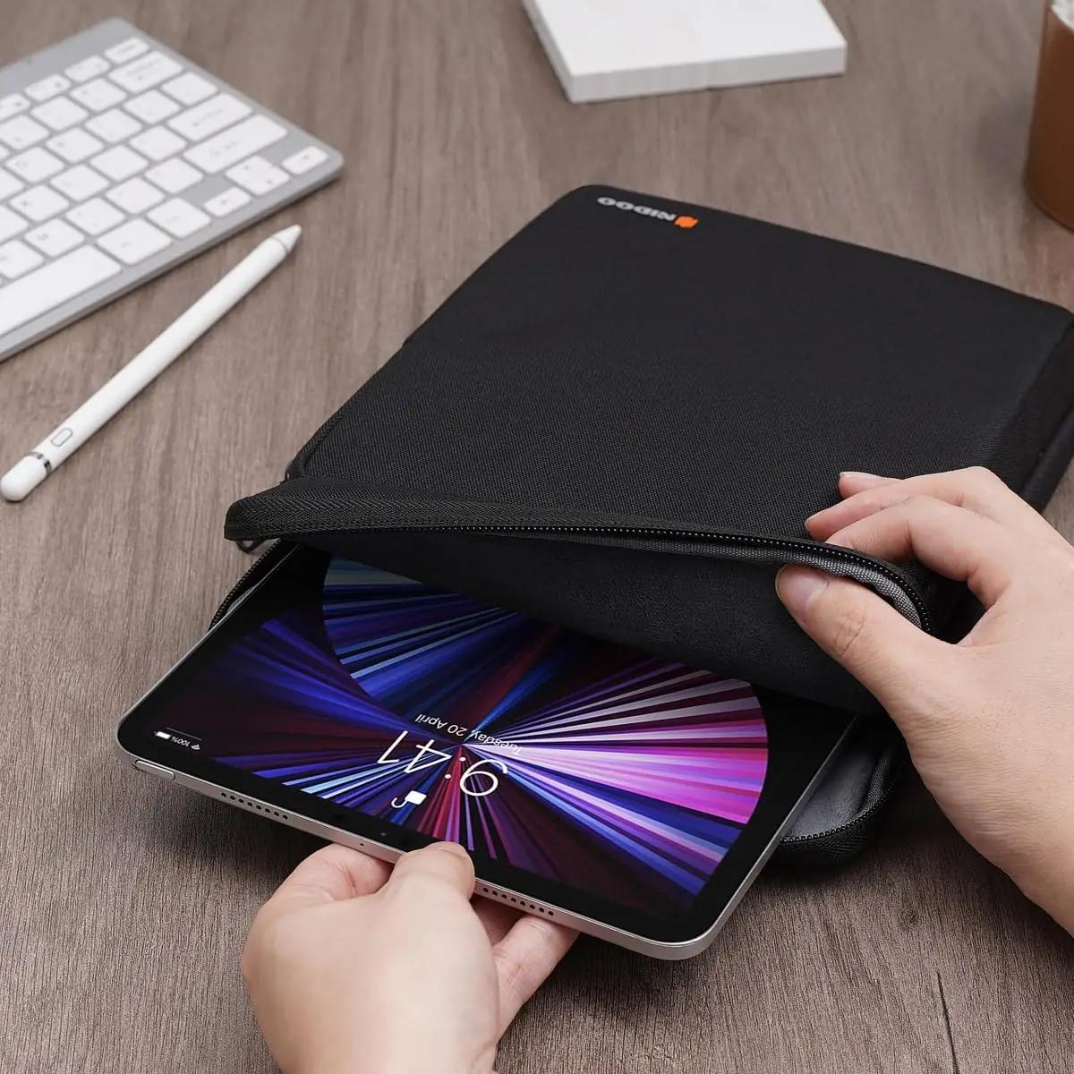 NIDOO elegantne sülearvutikott 13–14″ — kaitsev käekott – kasutusnäide