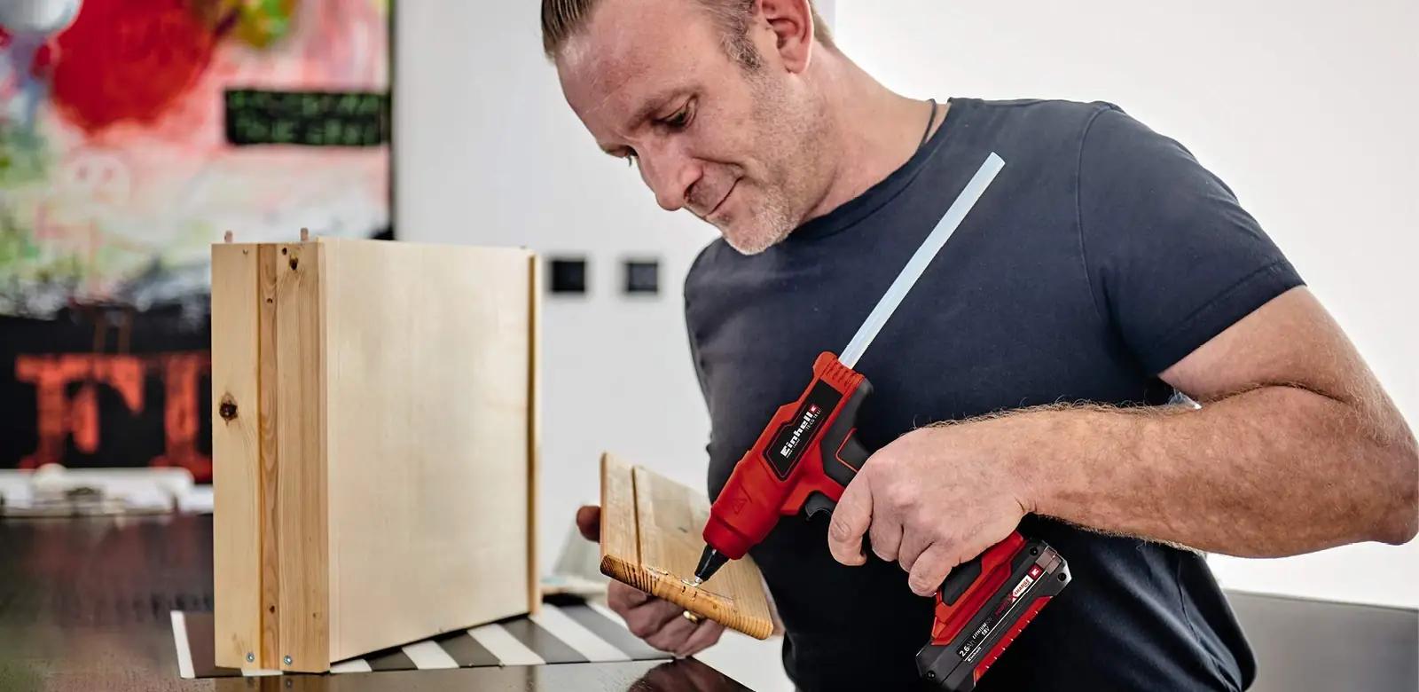 Einhell aku kuumliimipüstol TE-CG 18 Li – kiire ja mobiilne – kasutusnäide