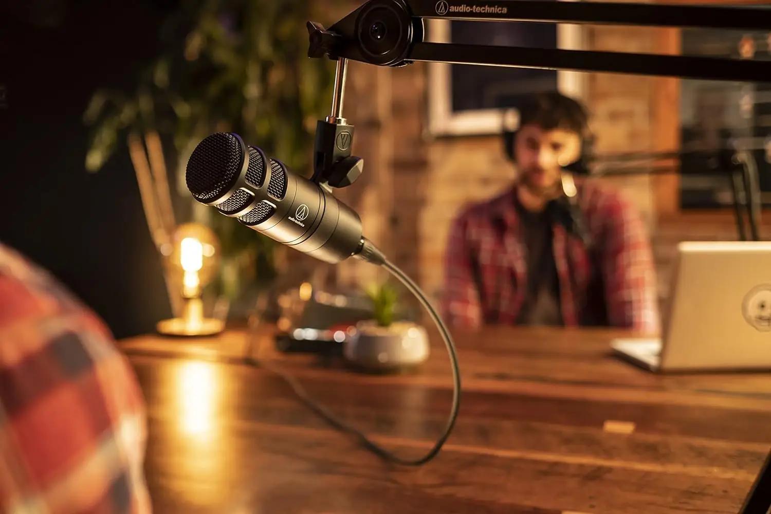 Audio-Technica must podcast-mikrofon AT2040 – vastupidav voog – pilt 6