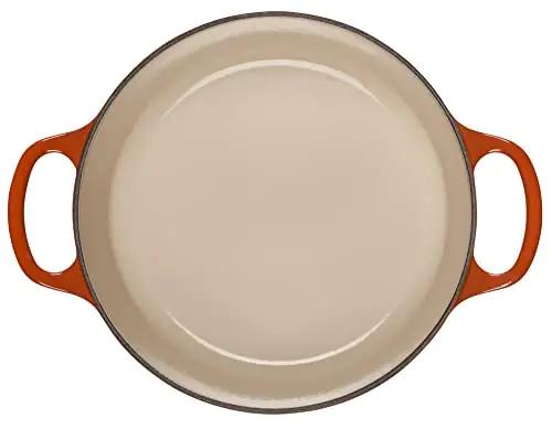 LE CREUSET malmpott koos kaanega — vastupidav ja stiilne – kasutusnäide