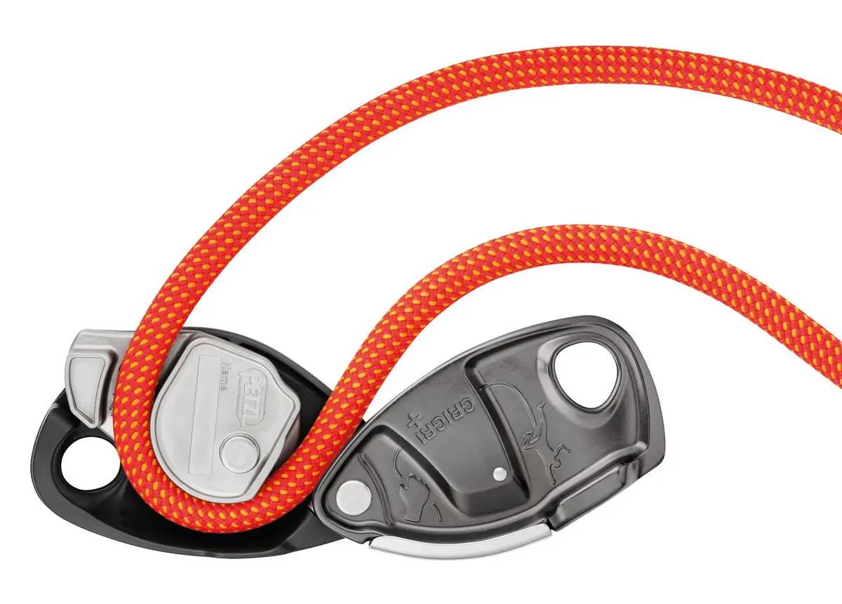 PETZL turvakinnitusega Grigri+ alumiiniumist laskumisahi – pakend ja tarvikud