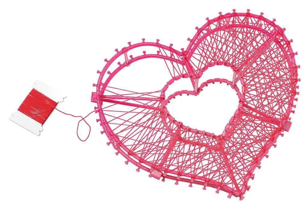 Ravensburger käsitöökomplekt – String it Maxi 3D-süda kingituseks – kasutusnäide