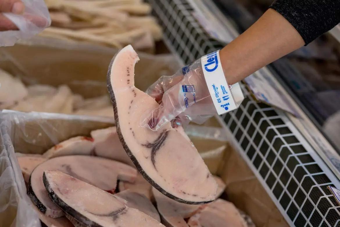 DIRODAL läbipaistev hügieenikomplekt toidu- ja raha käsitlemiseks – kasutusnäide