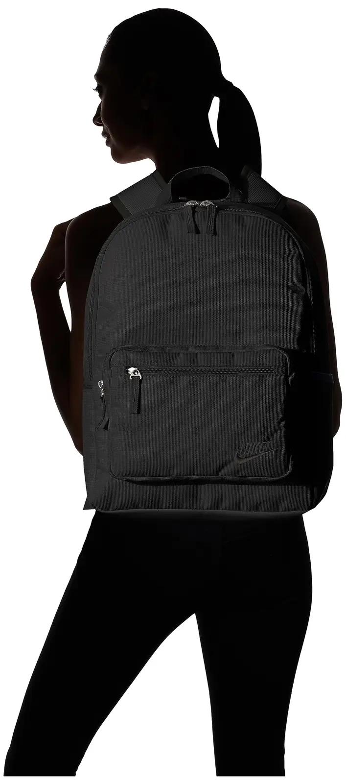 NIKE kerge polüestrist spordikott — kooli ja igapäevaks – detailne vaade