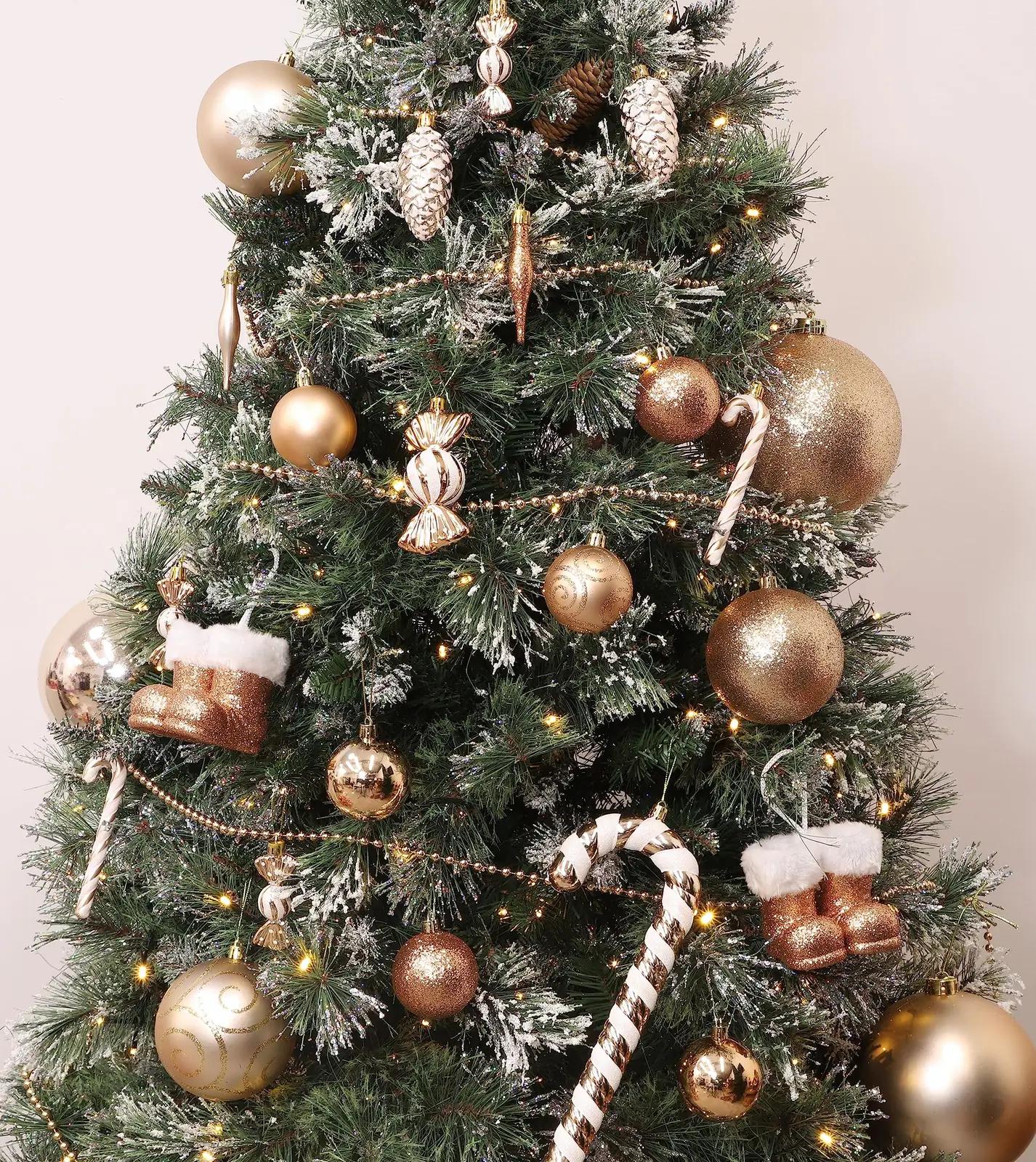 Christmas Concepts kuldsed 100 mm jõulukerad – elegantne komplekt – kasutusnäide