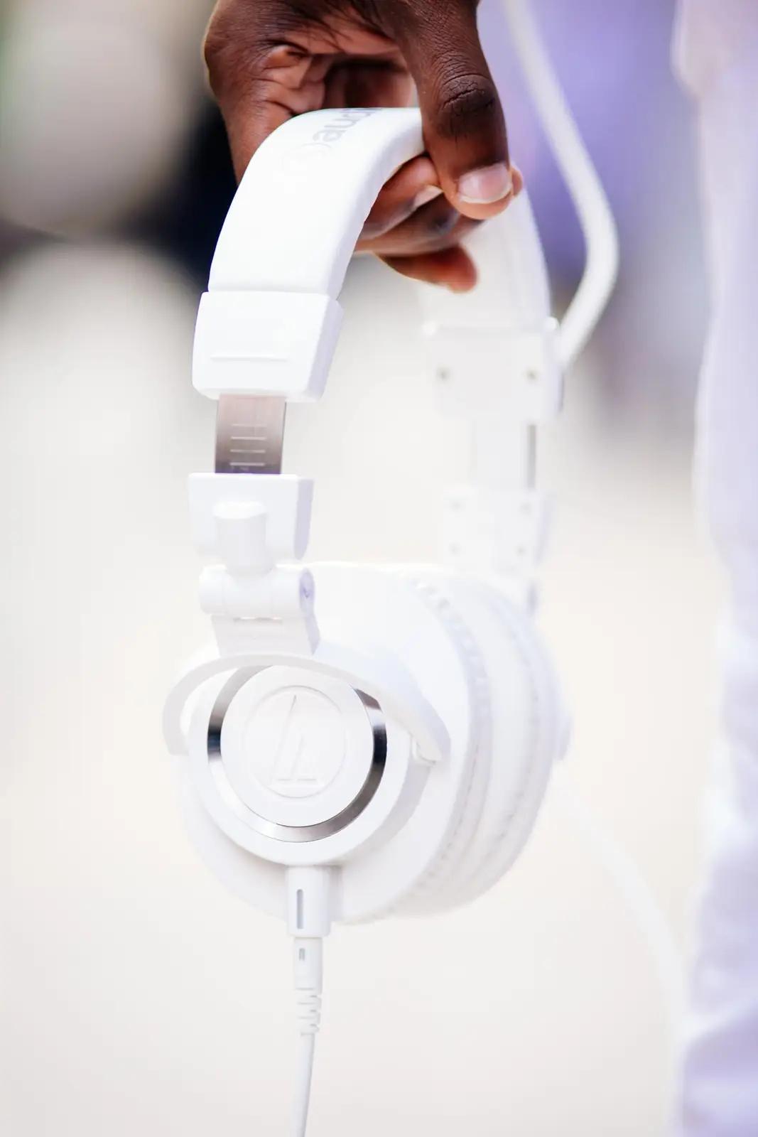 Audio-Technica valged stuudiokõrvaklapid — täpne monitorimine – pilt 8