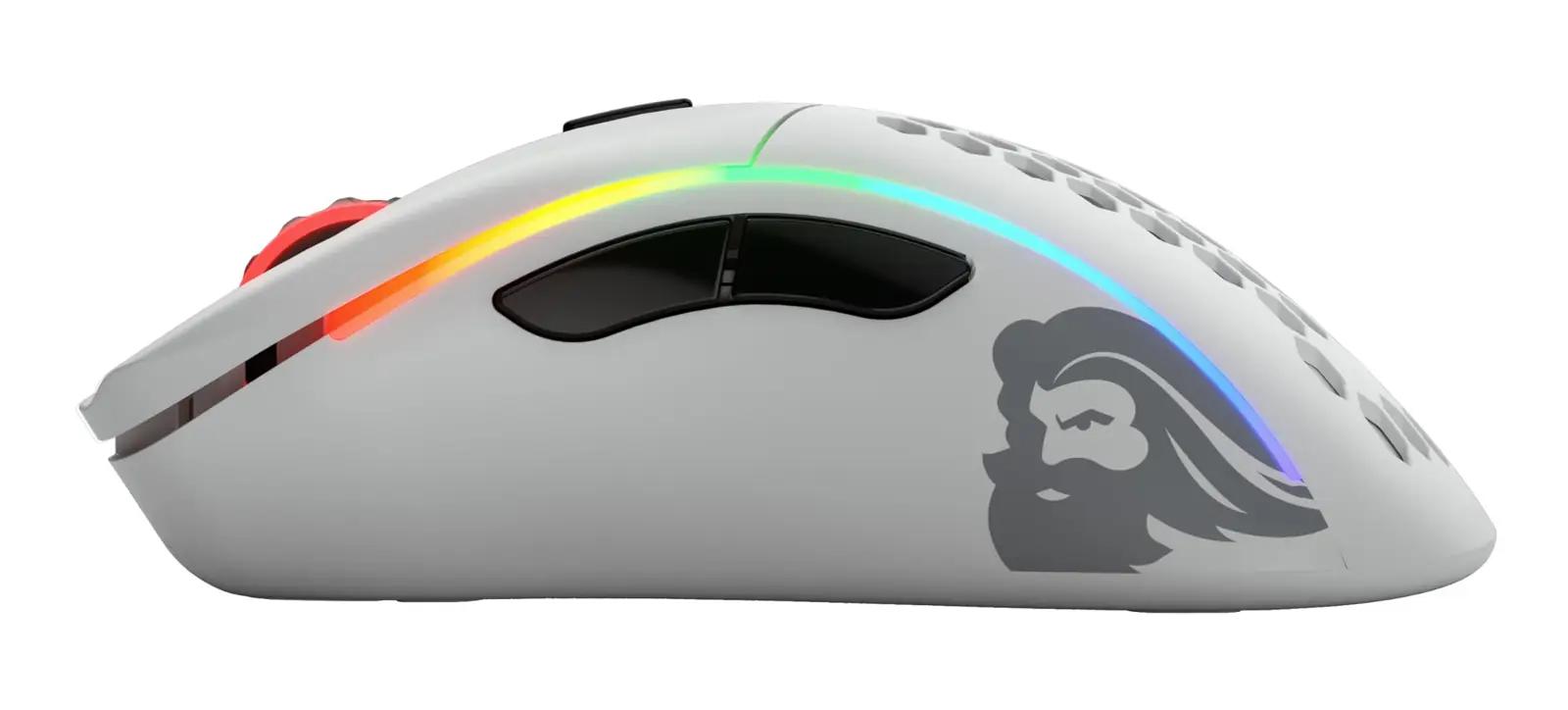 Glorious kerge mänguhiir Model D – ergonoomiline 69 g – kasutusnäide