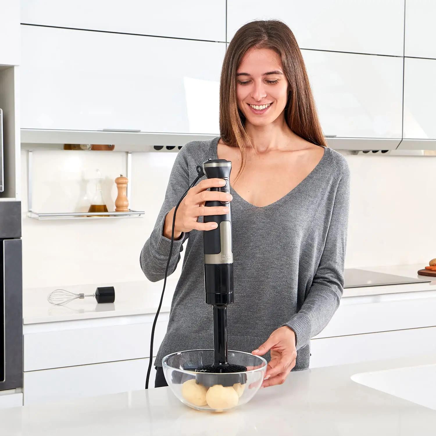 BLACK+DECKER roostevaba käesegisti – võimas 1500W, 4 tarvikut – lisavaade