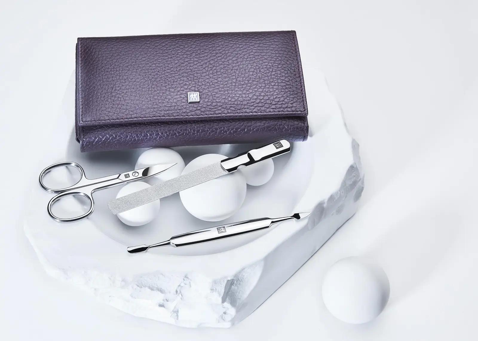 ZWILLING Beauty Group ZWILLING nahkne maniküürikomplekt — – pakend ja tarvikud