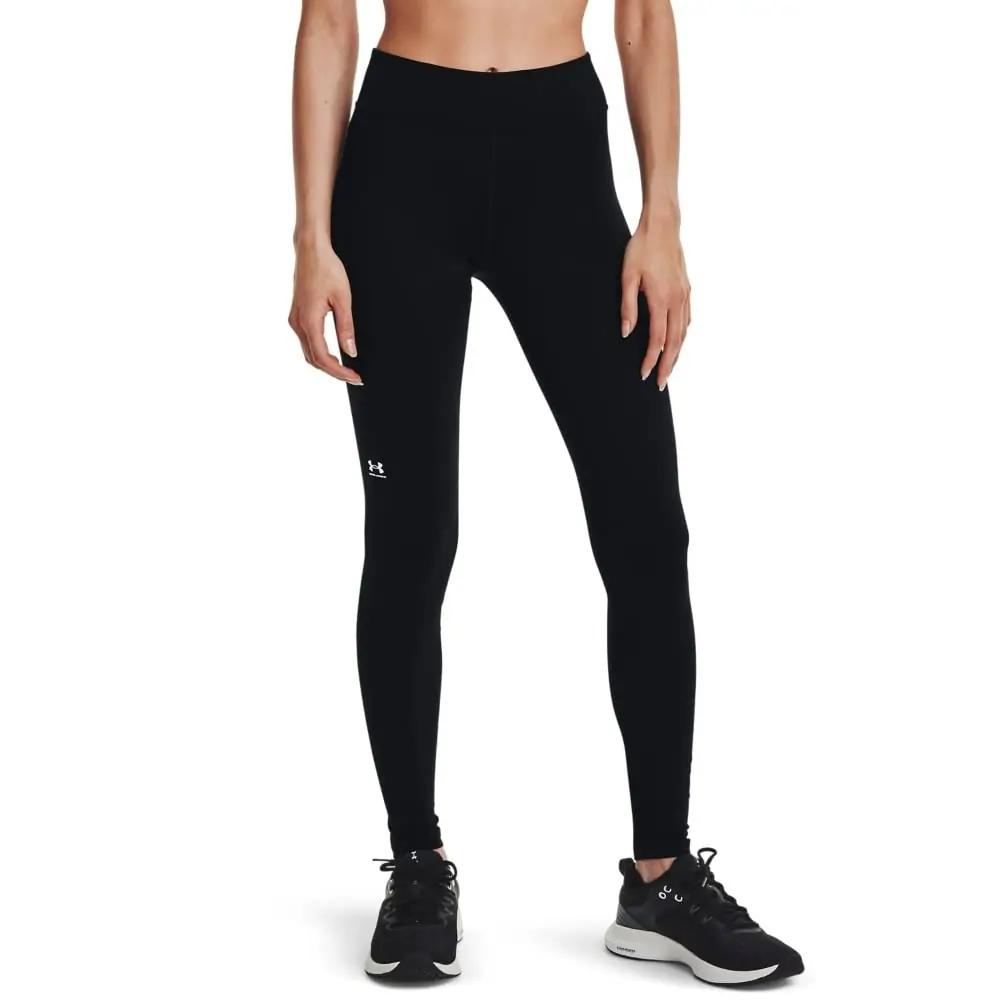 Under Armour spordisortsid naistele – hingav ja veniv materjal