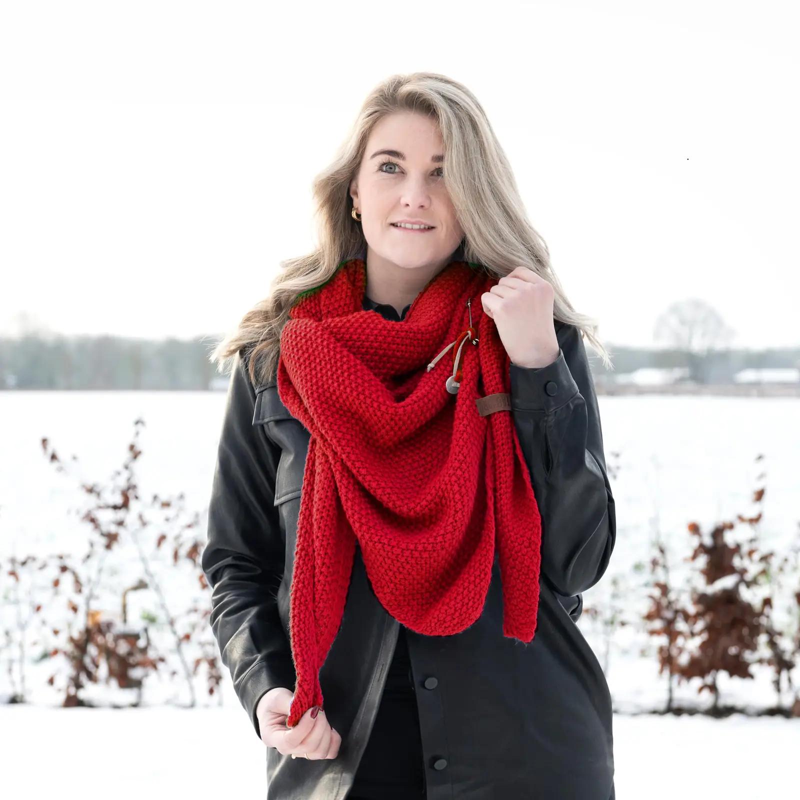 KNIT FACTORY ocker villane XXL kolmnurk-sall – soe ja pehme – pilt 7