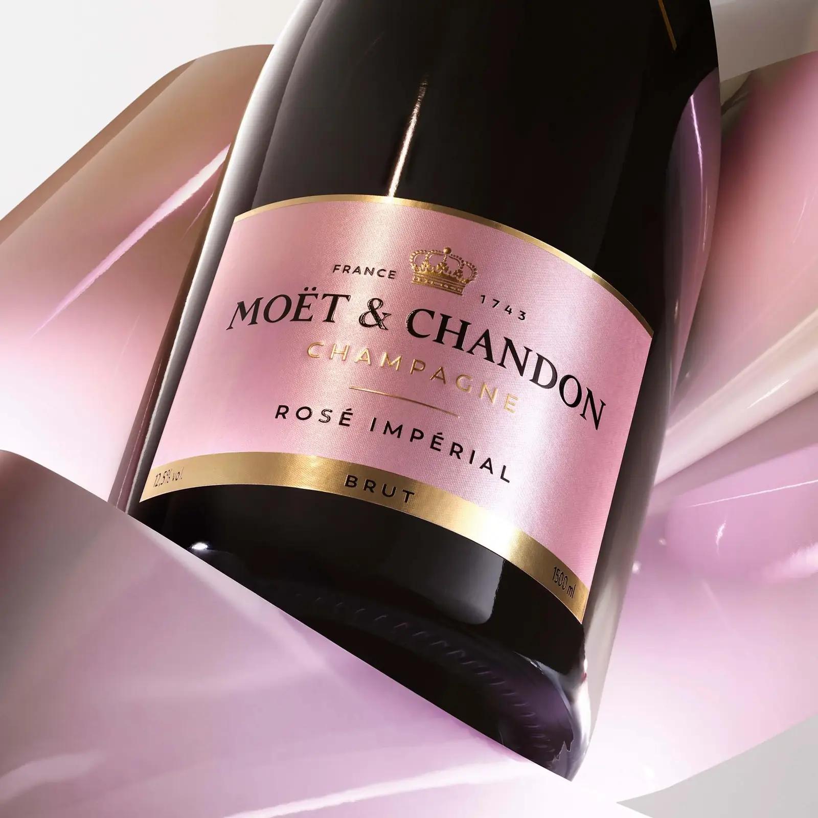 Moët & Chandon roosa šampanja kingituseks — elegantne 0,75 l – pakend ja tarvikud