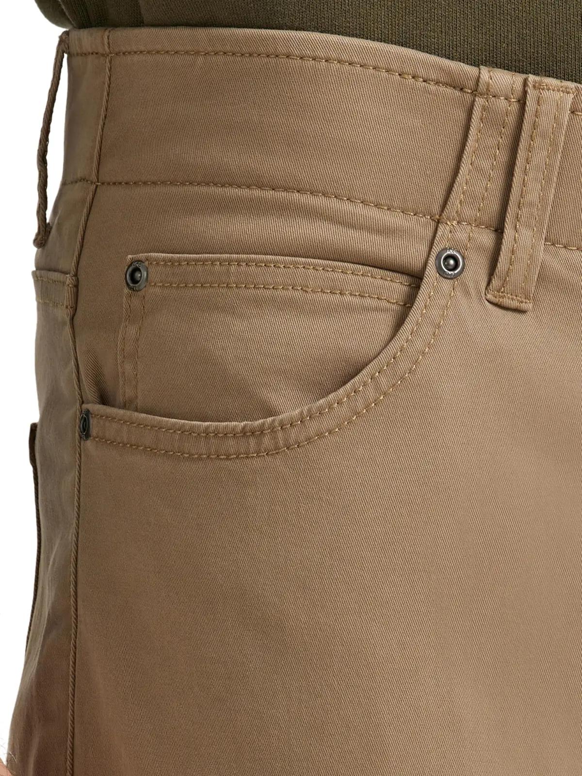 Lee mugavad elastaani teksad — Straight Fit, lihtne hooldus – lisavaade