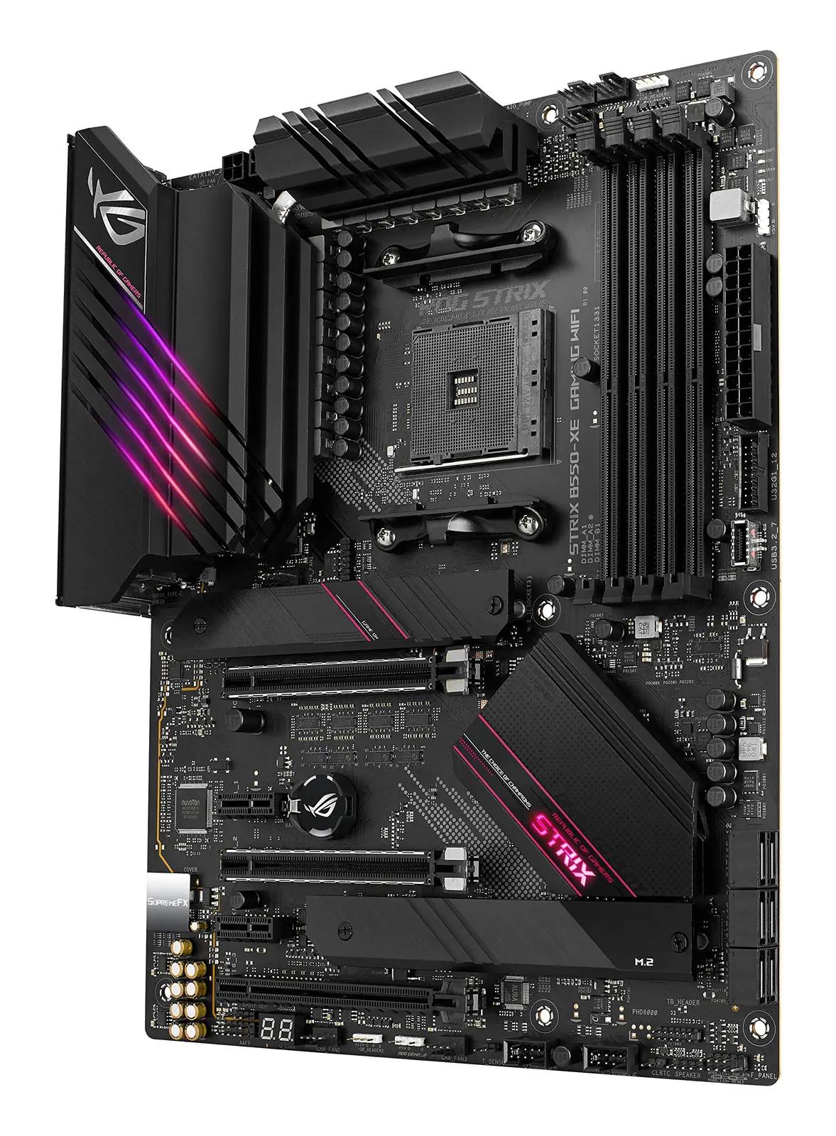 ASUS ROG Strix B550-XE Gaming emaplaat — tugev ja laienenud – pakend ja tarvikud