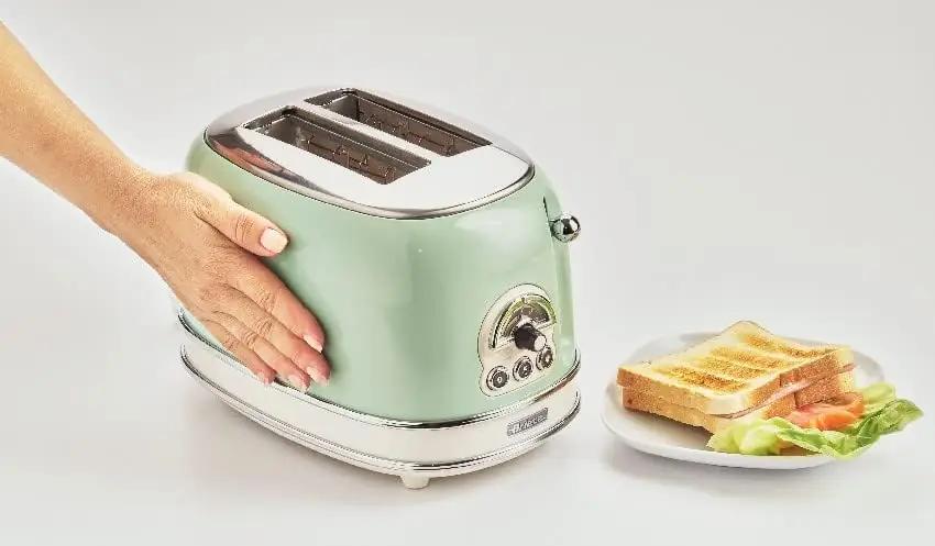 Ariete retro rohelise korpusega röster — roostevaba ja stiilne – pakend ja tarvikud