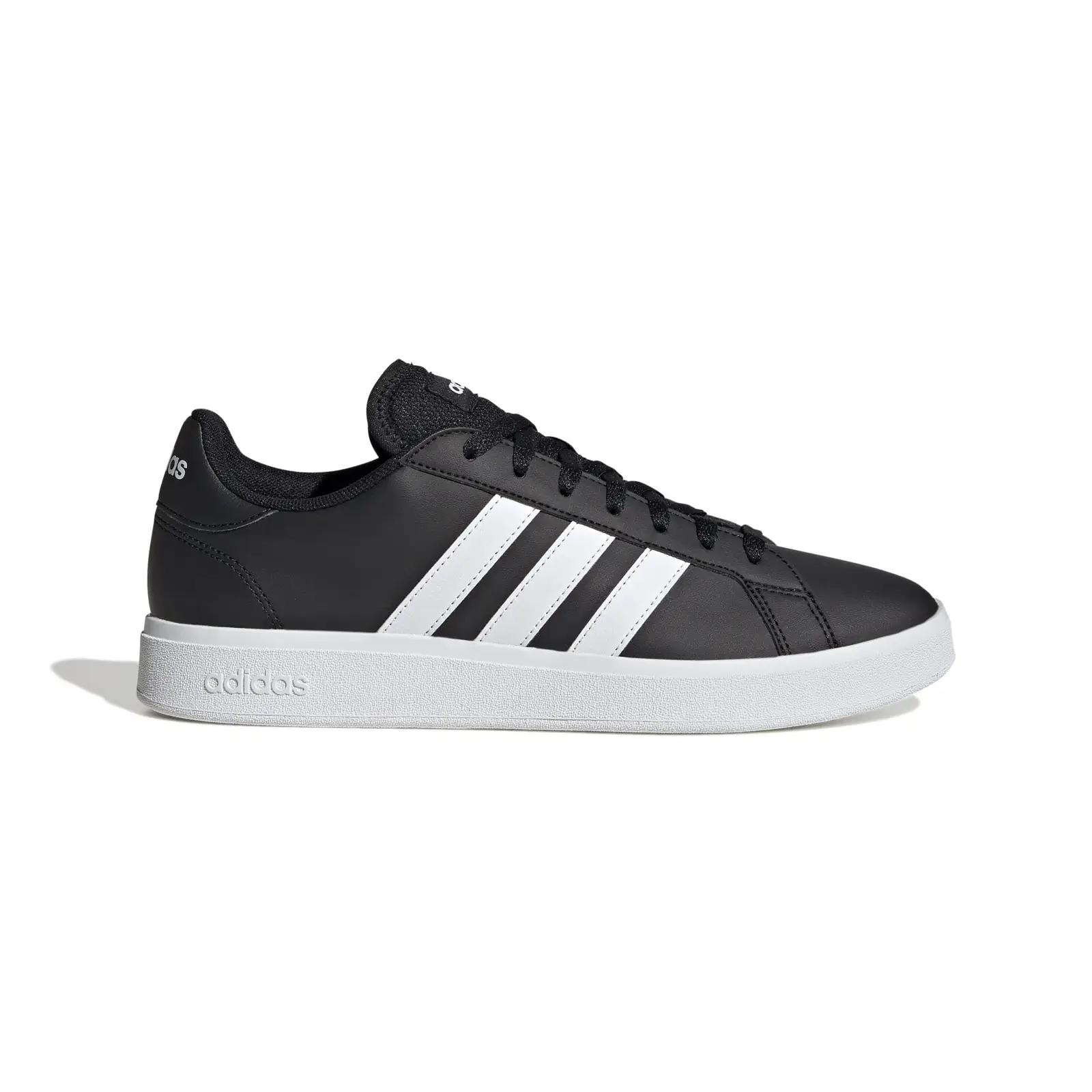 adidas klassikalised Grand Court Base tossud – mugavus ja stiil – detailne vaade