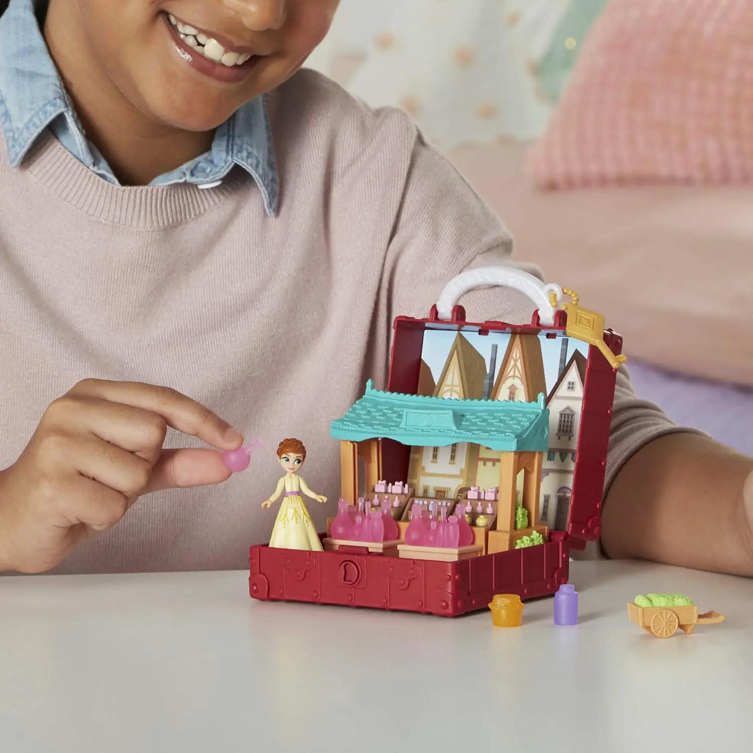 Disney mänguline plastikust külakomplekt Anna nukuga – pilt 6