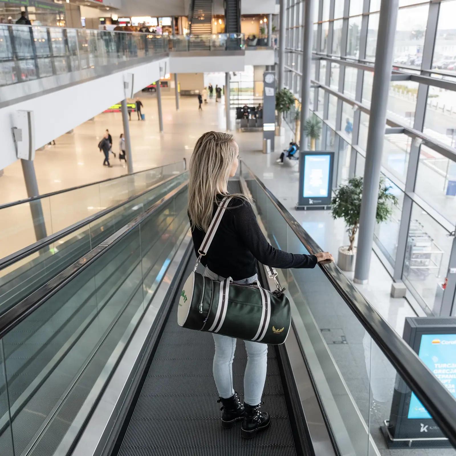 Nolim-it elegantne veekindel sportkott – kunstnahk, reisimiseks – kasutusnäide