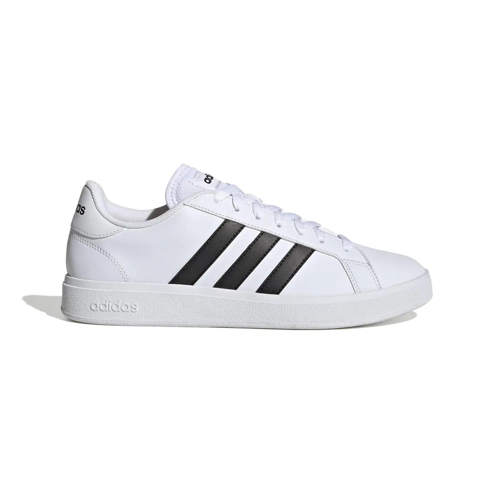 adidas stiilsed ja vastupidavad Grand Court tossud – mugav sport – pakend ja tarvikud