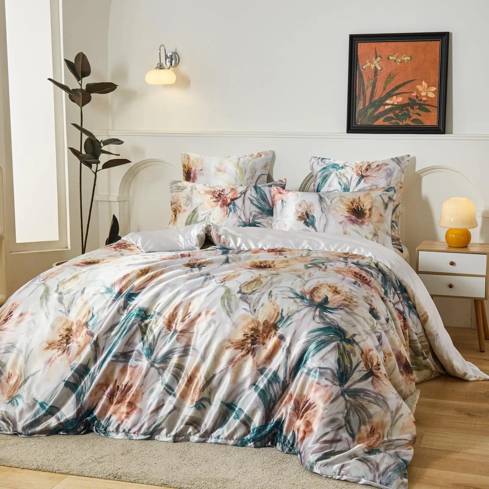 YASMENG satiinvoodipesu 240×260 cm — pehme lillemuster – detailne vaade