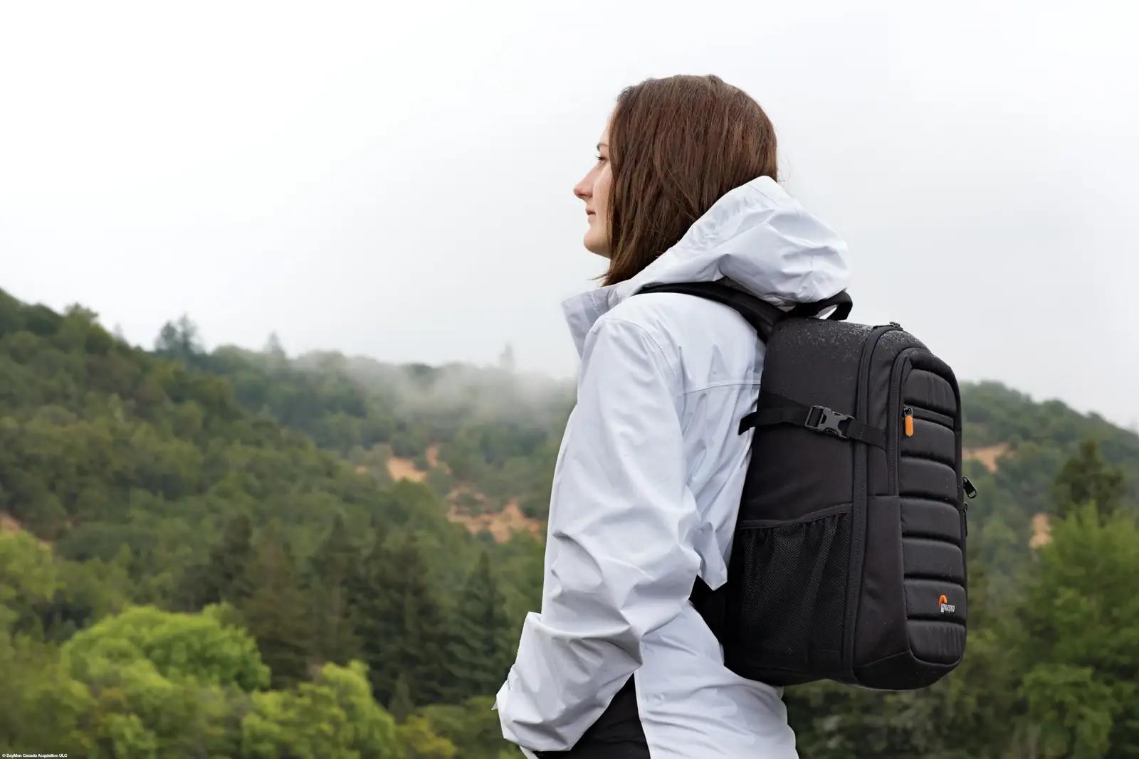 Lowepro vastupidav kaameraruumiga seljakott – pakend ja tarvikud