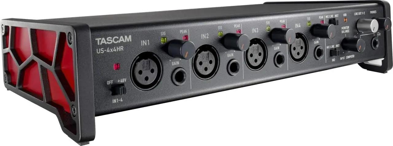 Tascam heli‑liides professionaalse salvestuse ja stuudio jaoks