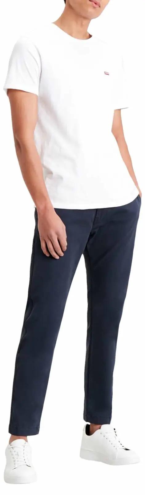 Levi’s mugav puuvillane chino — stiilne igapäevapüks – kasutusnäide