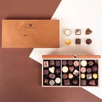 CHOCOLISSIMO luksuslik Belgia praline puidust karbis — kingitus – pakend ja tarvikud