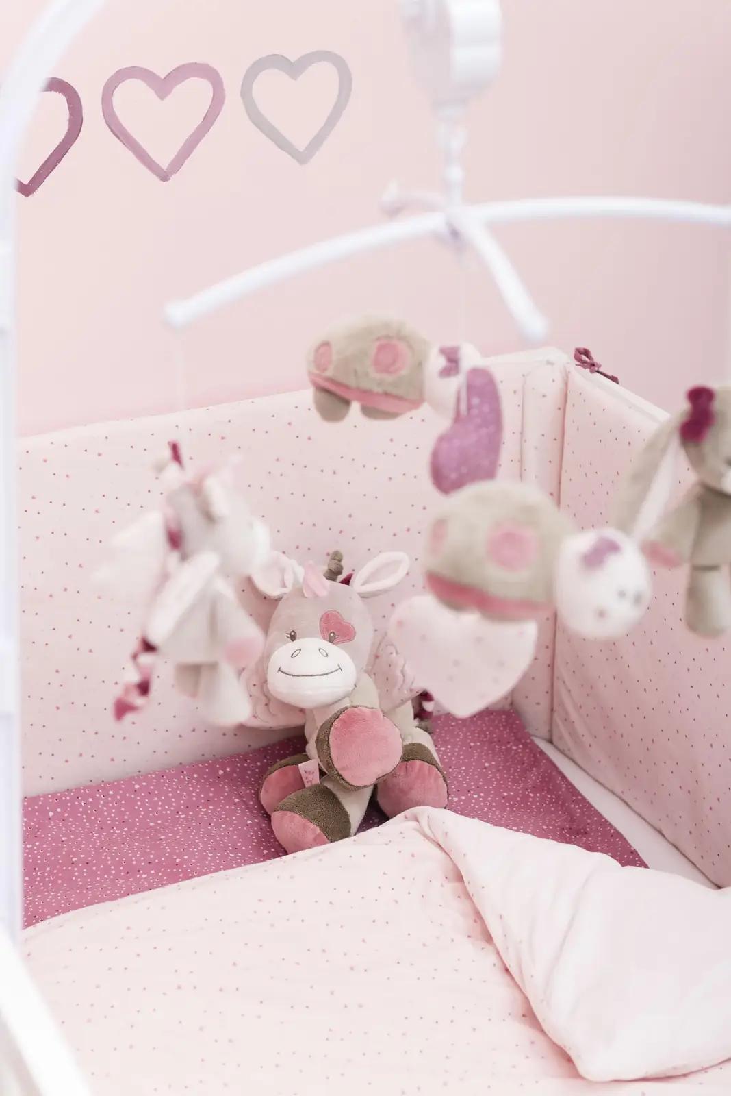 Nattou pehme mobiil Nina, Jade & Lili — beebi rahustaja – detailne vaade