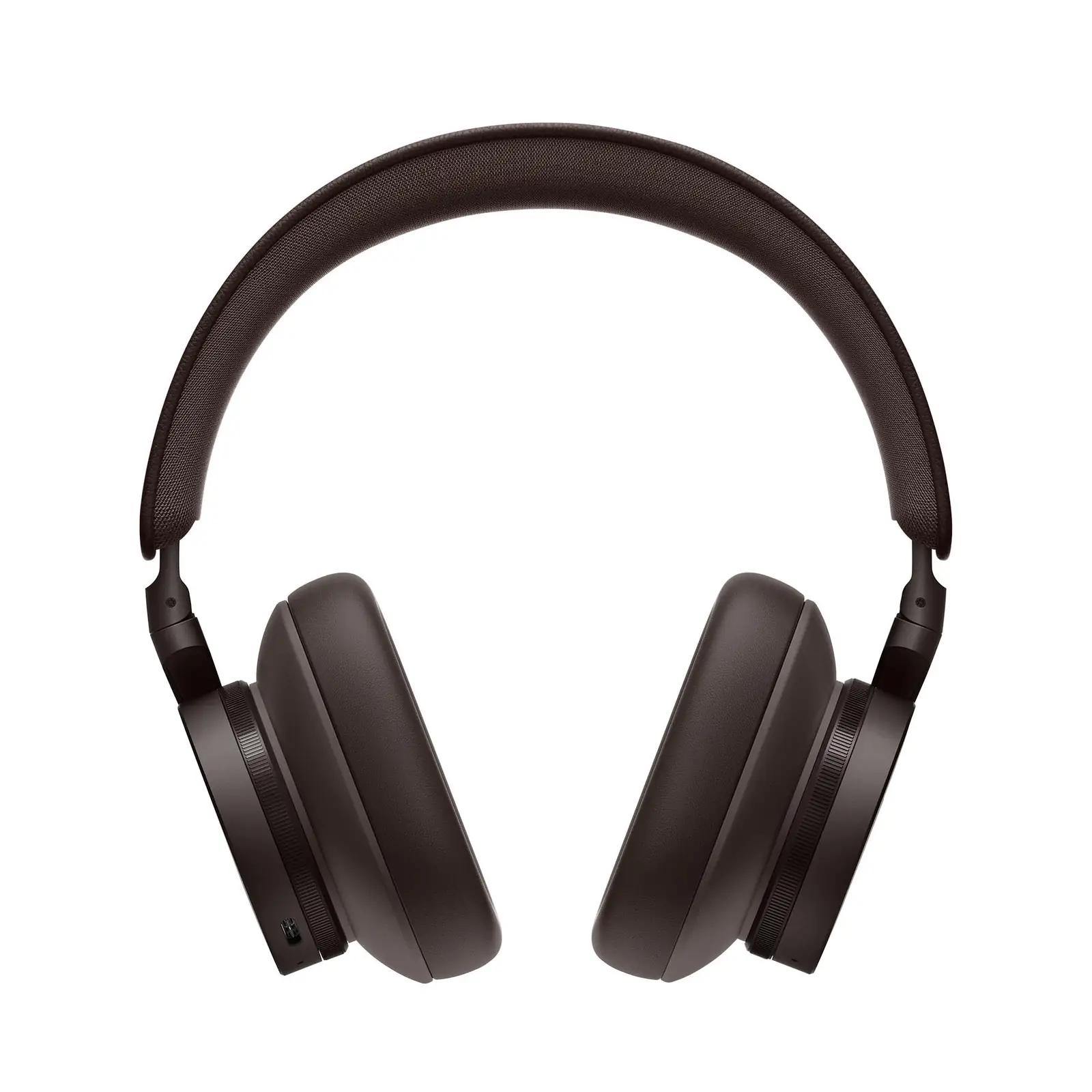 Bang & Olufsen kõrgekvaliteediline mürasummutuspeafoon Chestnut – detailne vaade