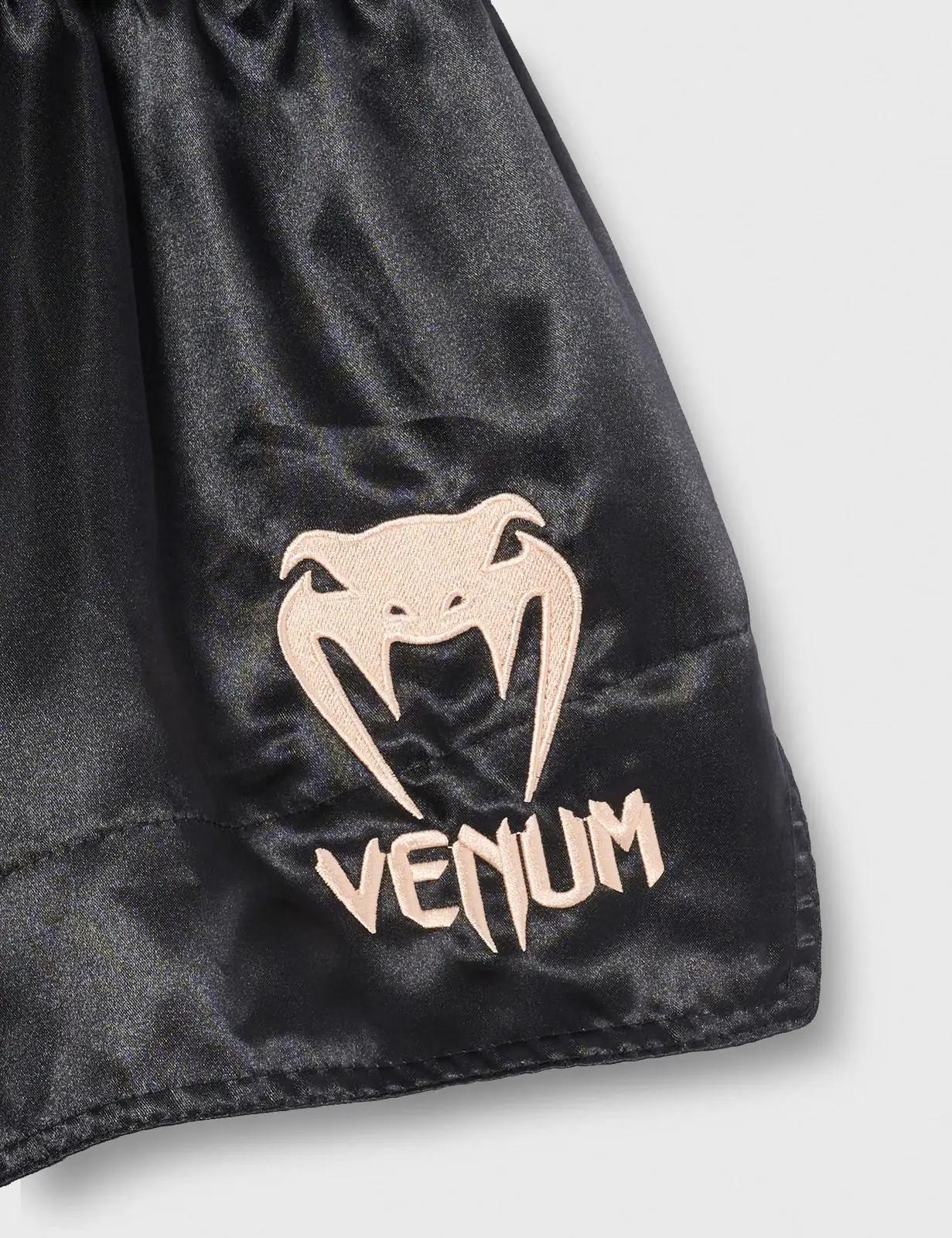 Venum stiilsed Muay Thai boksišortsid — vastupidav polüester – kasutusnäide