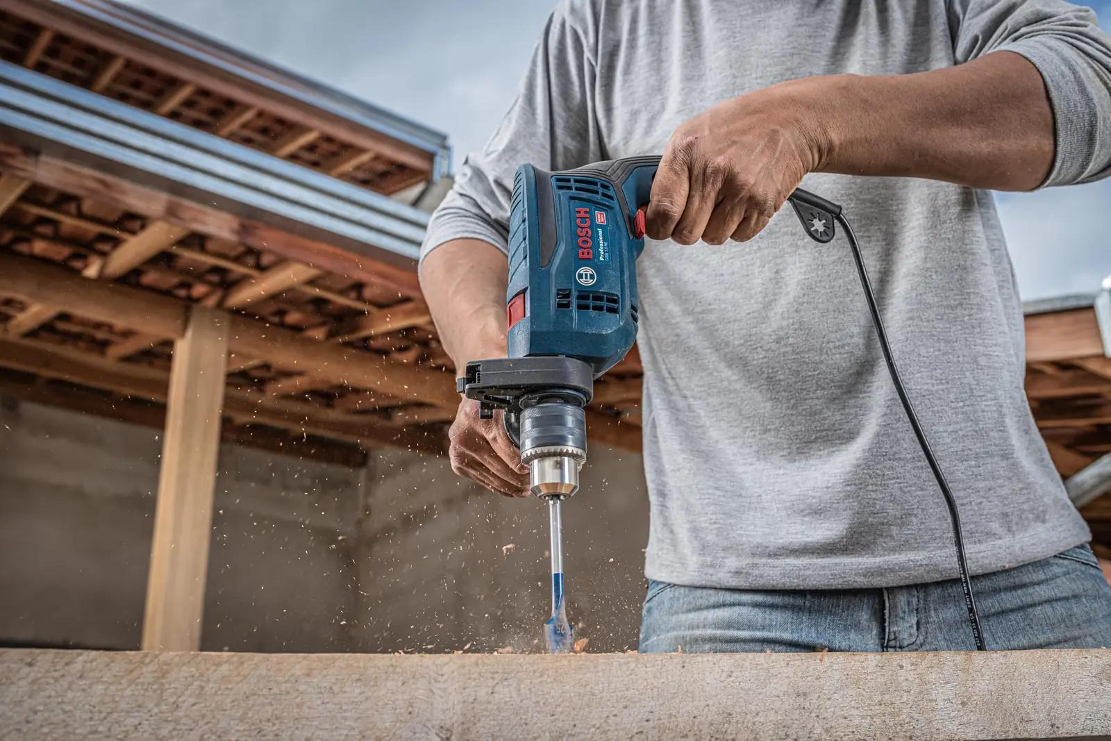 Bosch Professional tugev löökpuur — vastupidav tööriist kodu- ja – kasutusnäide