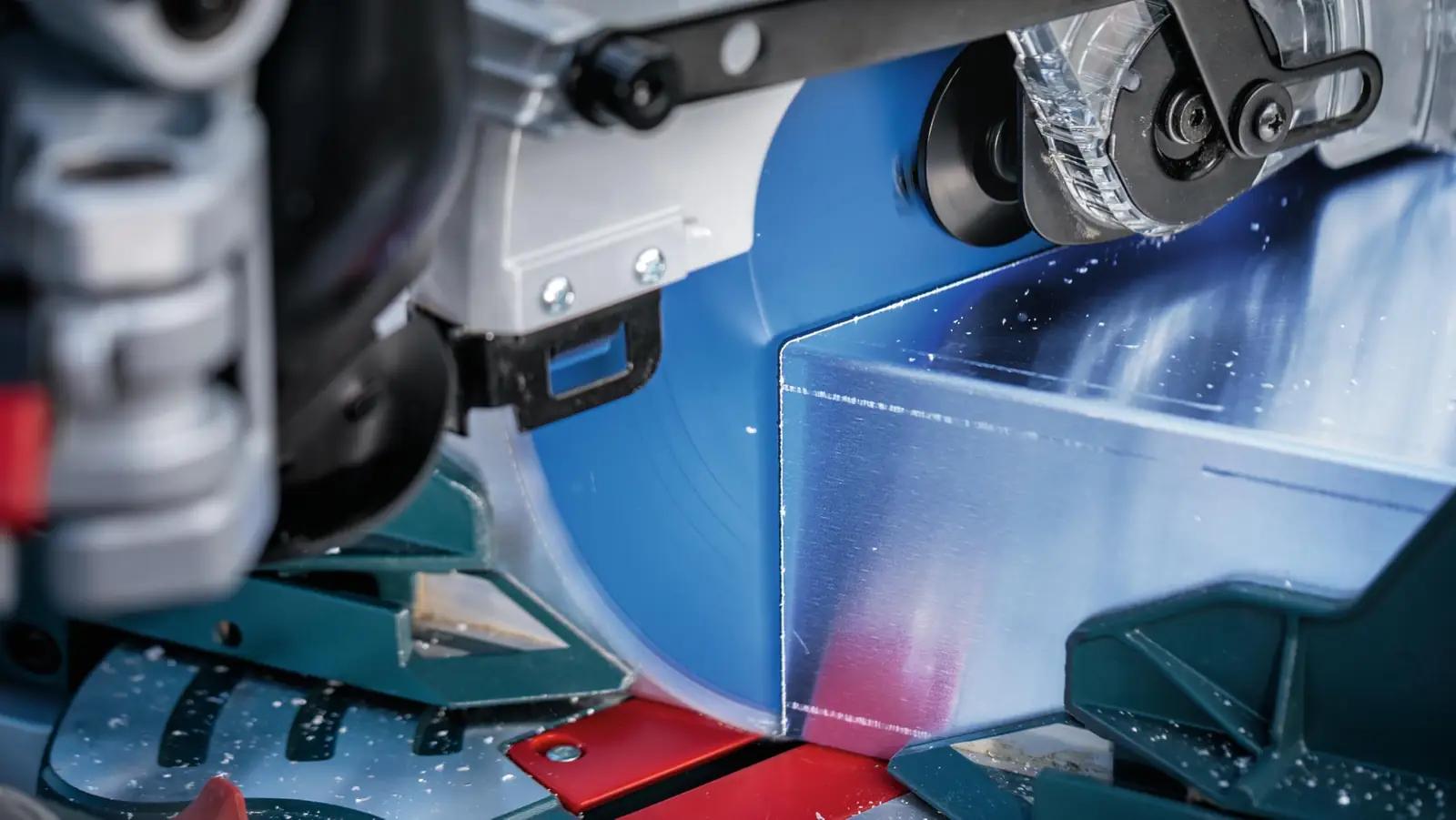 Bosch EXPERT alumiiniumist ketastera — täpne lõige (Ø216) – lisavaade