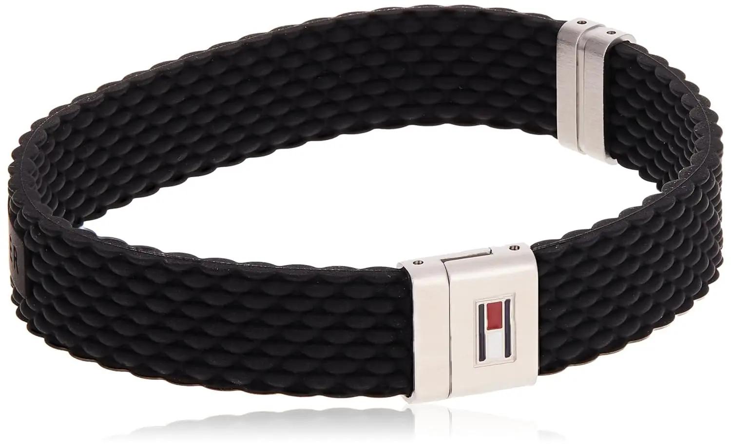 Tommy Hilfiger silikoonist meeste käevõru – kasutusnäide