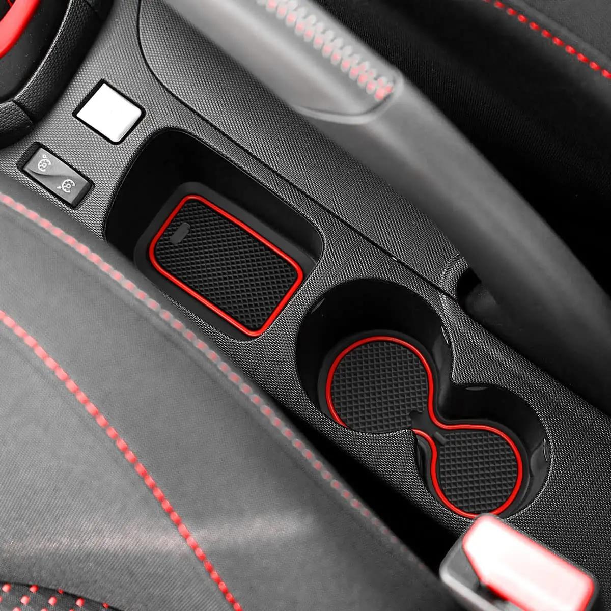 MARCHFA kummimatt Clio 4 sisemuse kaitseks ja stiiliks – detailne vaade