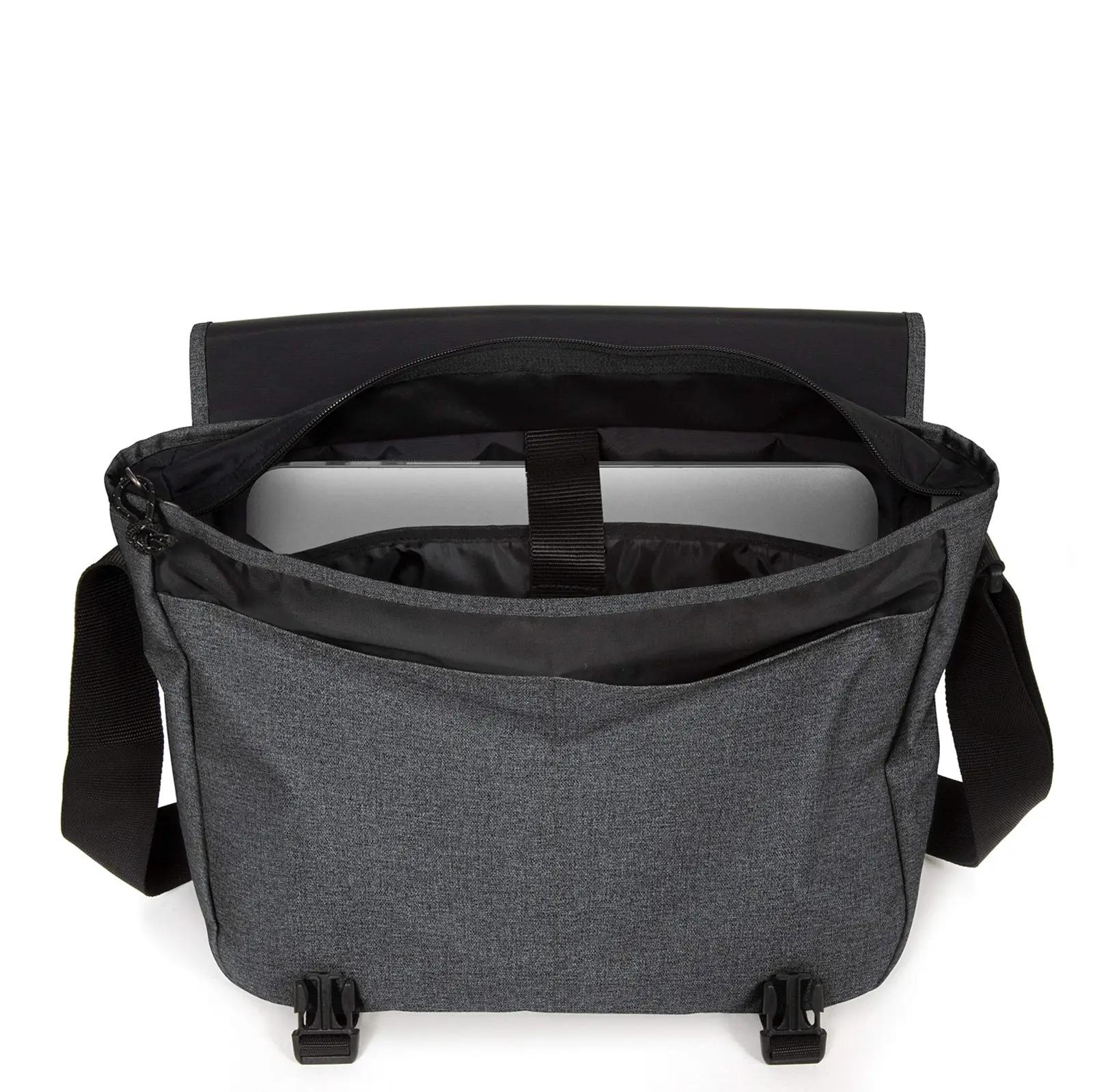EASTPAK vastupidav põlvekott 20 L — must denim, igapäevaks – detailne vaade