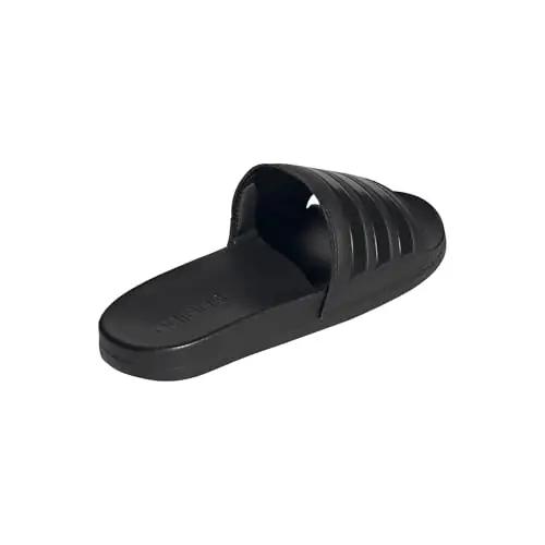 adidas mugavad rihmikud vannitoeks ja vabaajaks — Core Black – pakend ja tarvikud