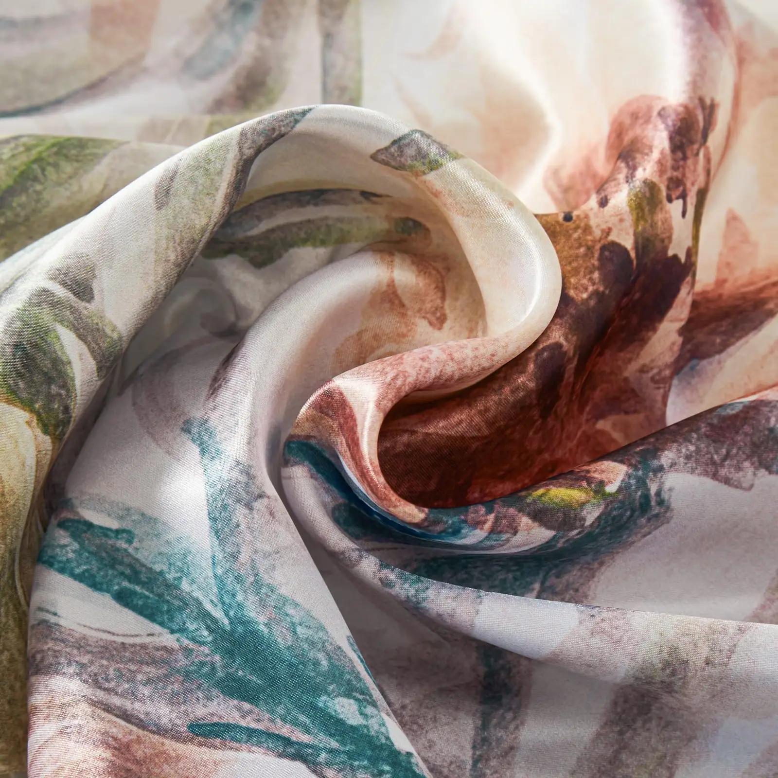 YASMENG satiinvoodipesu 240×260 cm — pehme lillemuster – kasutusnäide