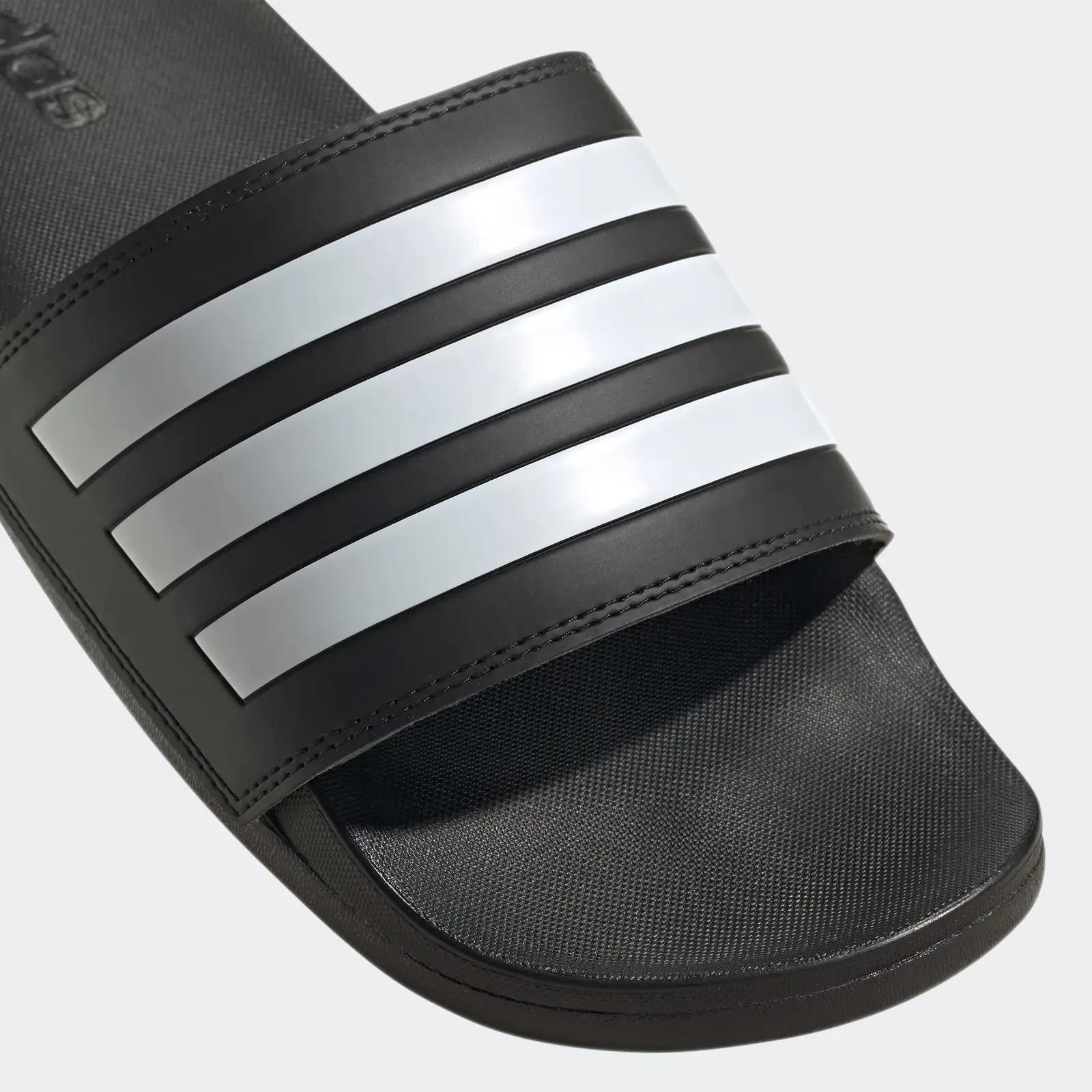 adidas mugavad sportlikud rihmik-sandaalid – Core Black – kasutusnäide