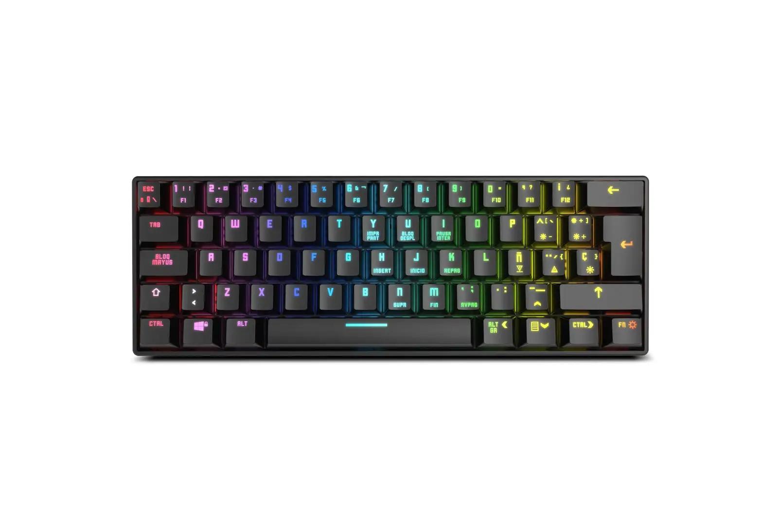 KROM mehaaniline 60% mänguklaviatuur RGB ja Bluetoothiga – pakend ja tarvikud