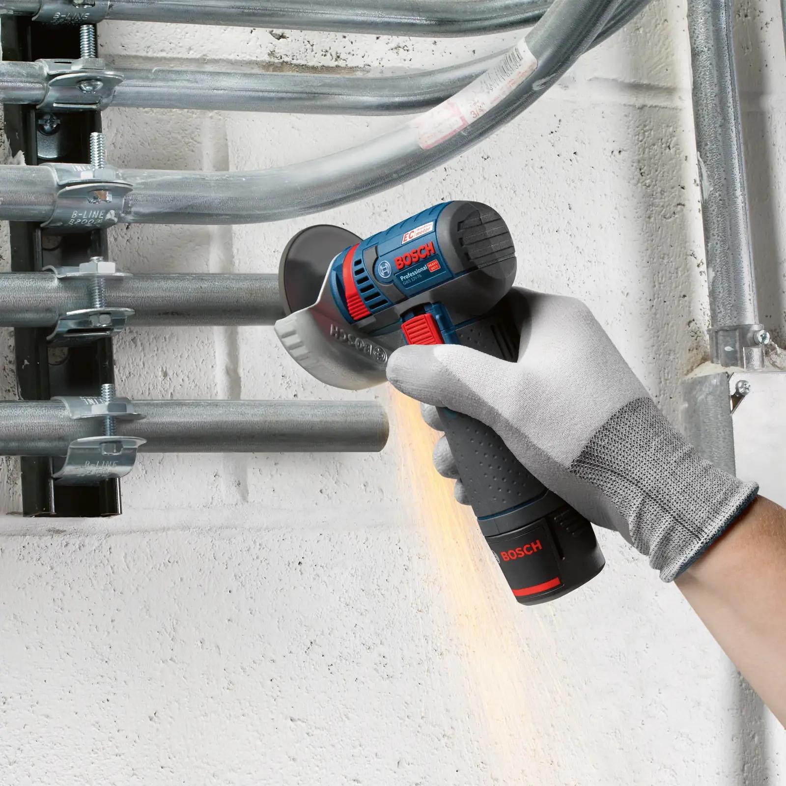 Bosch Professional vastupidav 12V nurklihvija GWS 12V-76 – kasutusnäide