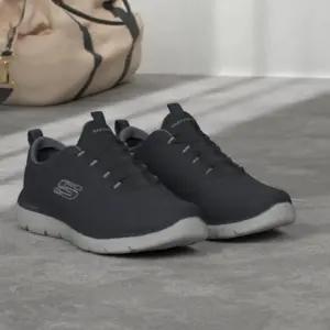Skechers 232186 vabaaja- ja spordijalatsid – detailne lähivaade
