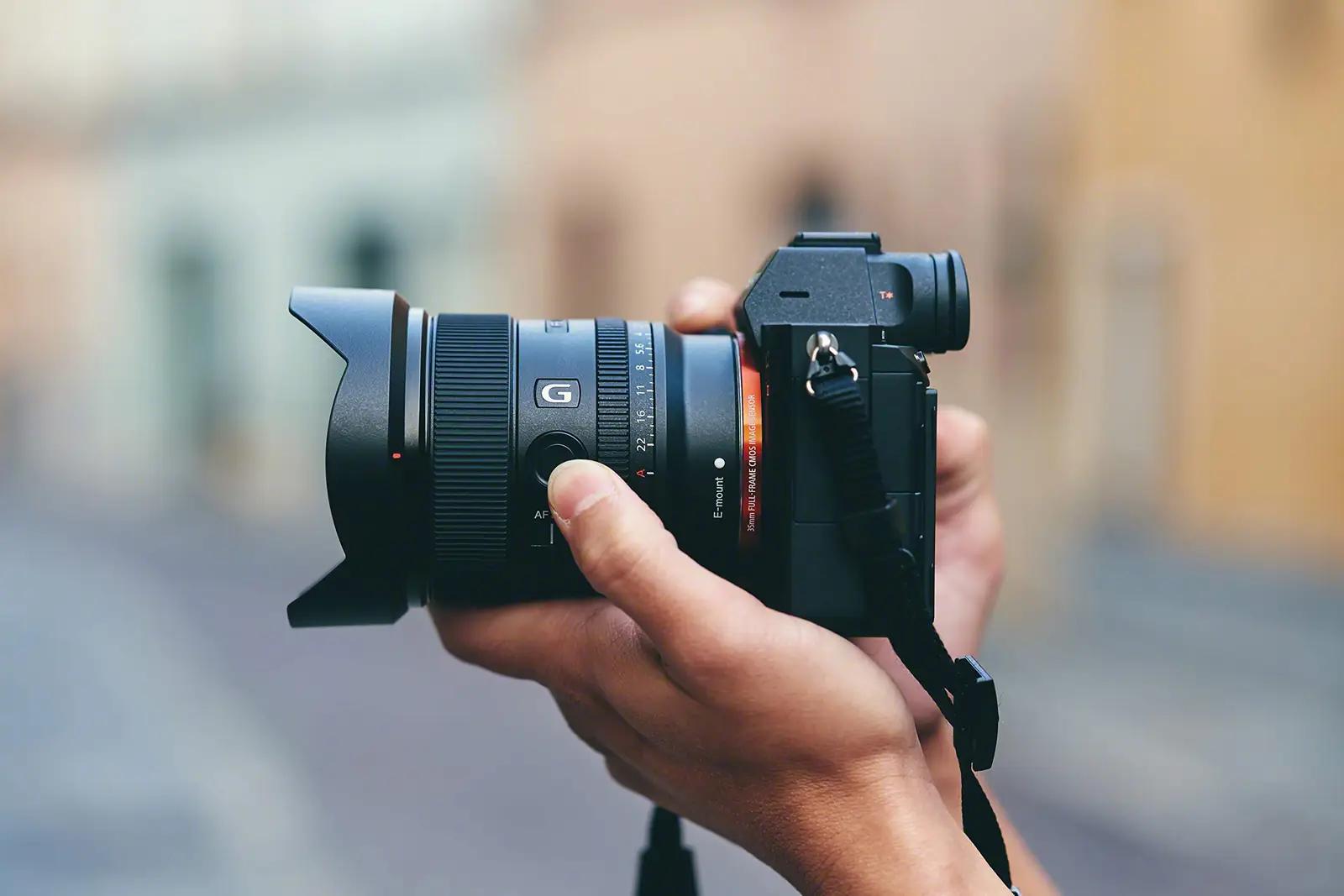 Sony SEL20F18G.SYX kaamera-objektiivid – detailne lähivaade
