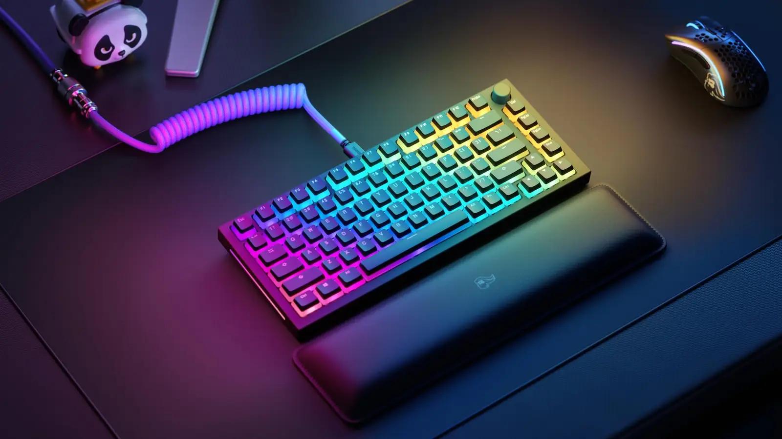 Glorious PBT Aura keycaps — vastupidavad RGB pudding-korgid – kasutusnäide
