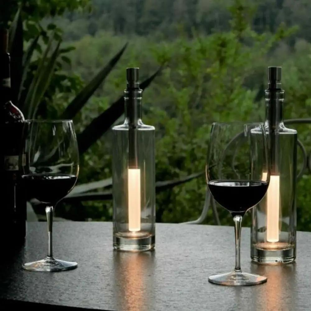 BOTTLE LIGHT õhuline LED-pudelilamp — soojalt valgustav kolmik – kasutusnäide