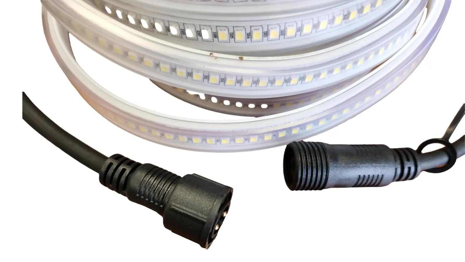 Carré Rouge LED-riba 5 m — paindlik sisevalgustus ja kingiidee – pakend ja tarvikud