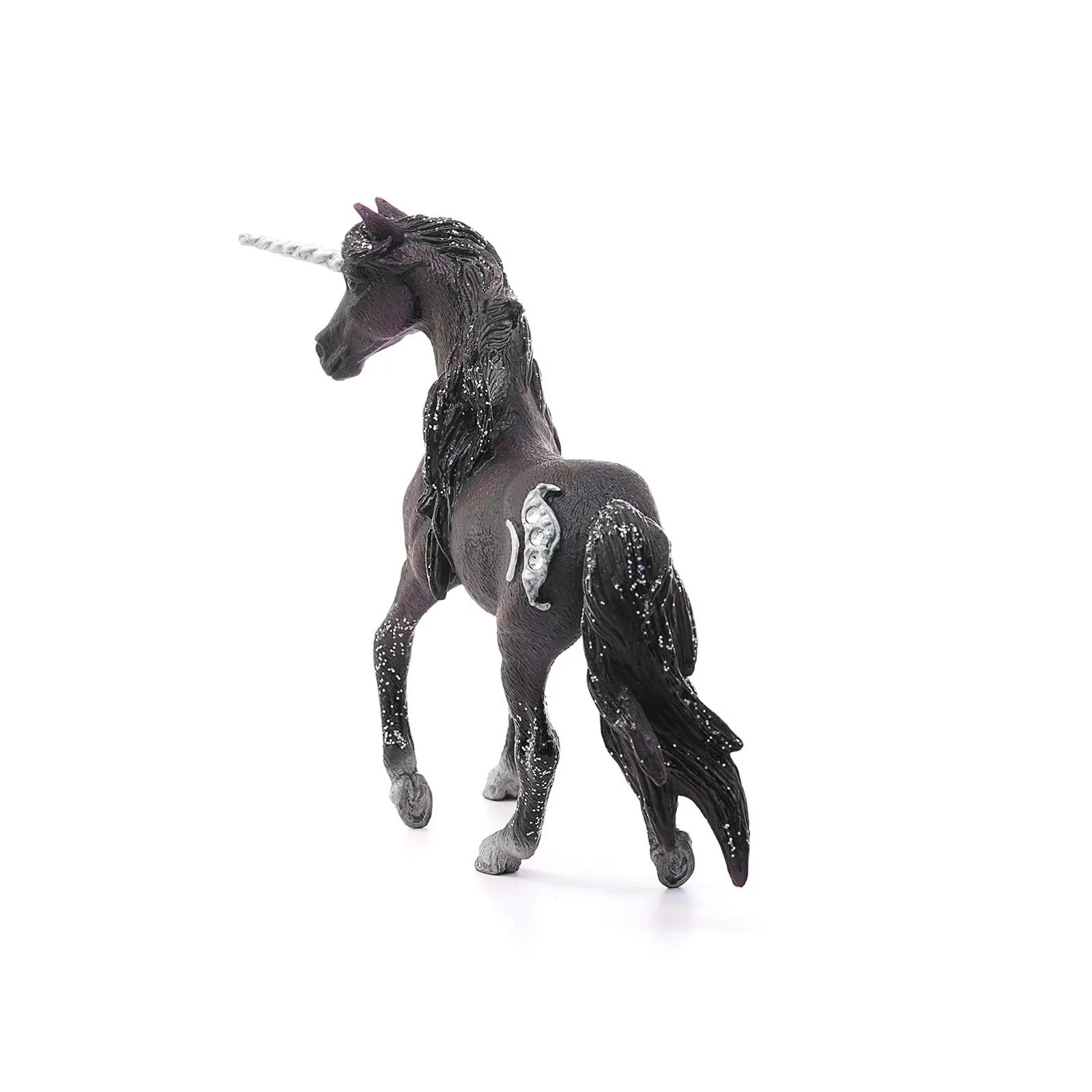 SCHLEICH maagiline plastikust üks sarviku figuur – kingiideeks – kasutusnäide