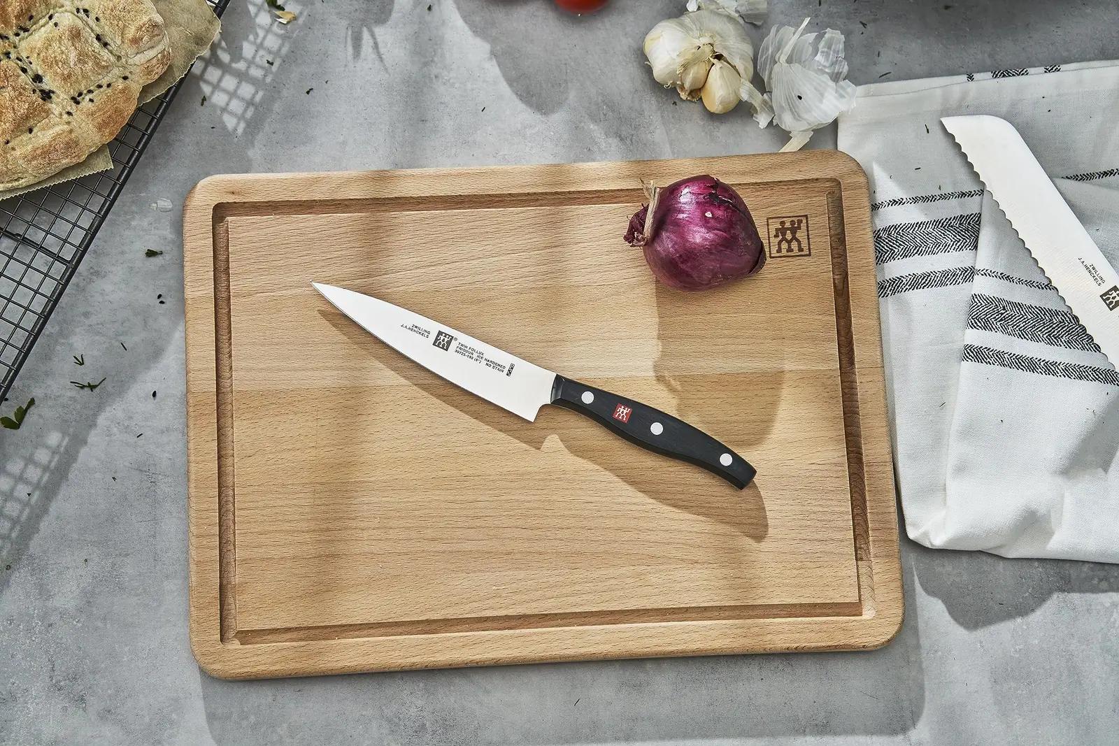 ZWILLING kvaliteetne kööknuga 13 cm — vastupidav must käepide – lisavaade